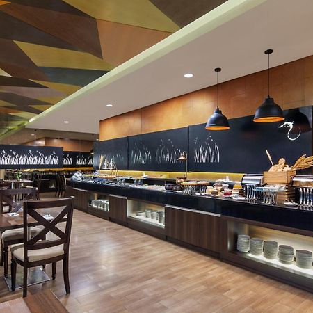 Hotel Santika Bsd City-Серпонг Екстериор снимка