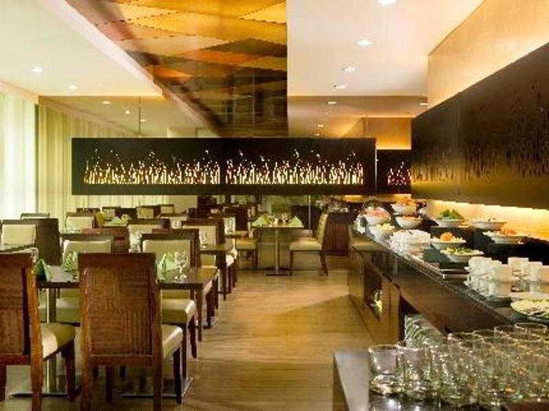 Hotel Santika Bsd City-Серпонг Екстериор снимка