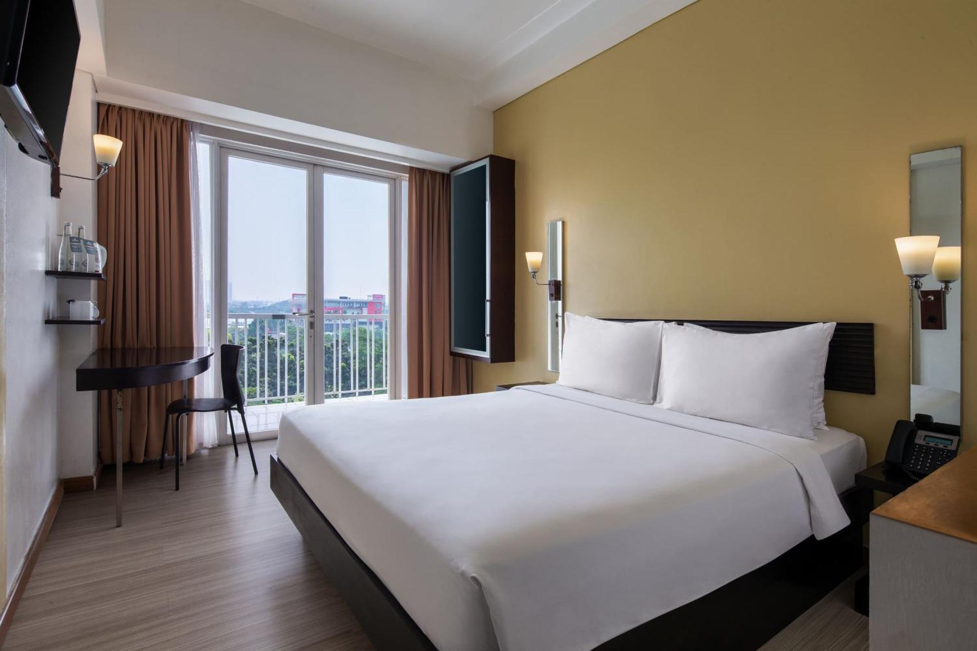 Hotel Santika Bsd City-Серпонг Екстериор снимка