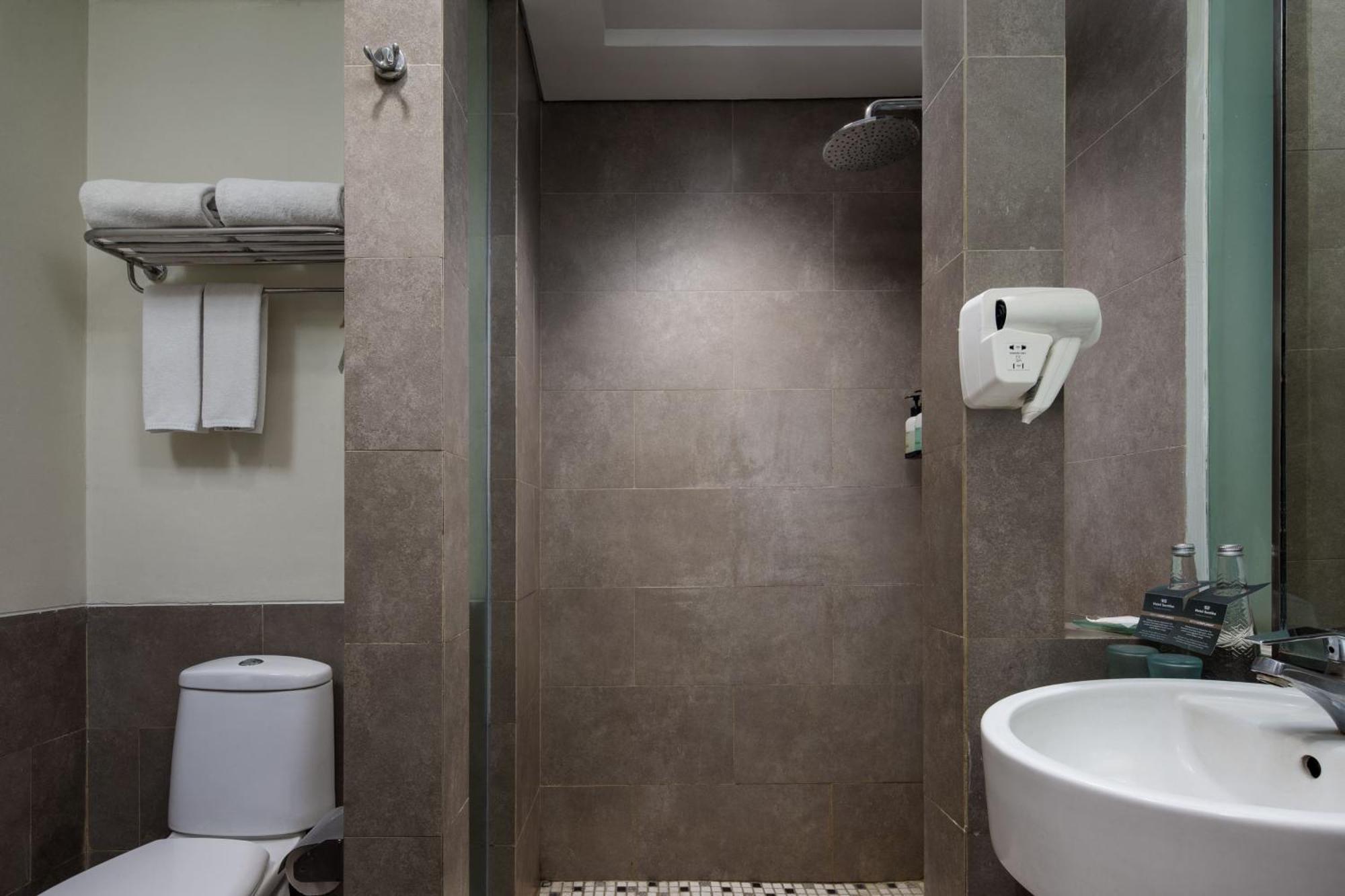 Hotel Santika Bsd City-Серпонг Екстериор снимка