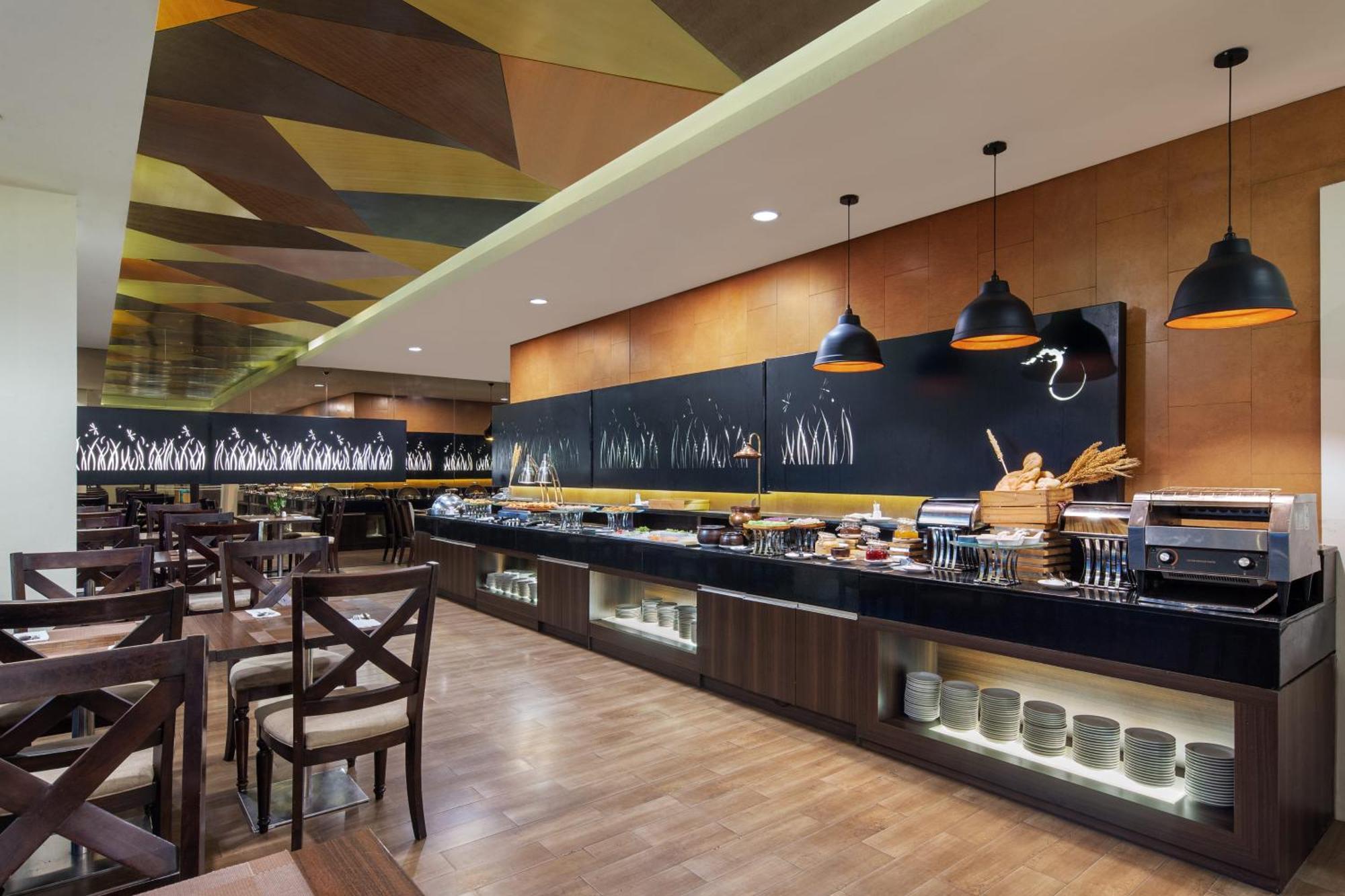Hotel Santika Bsd City-Серпонг Екстериор снимка