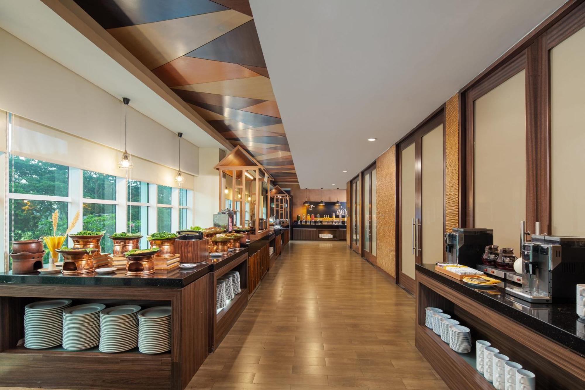 Hotel Santika Bsd City-Серпонг Екстериор снимка
