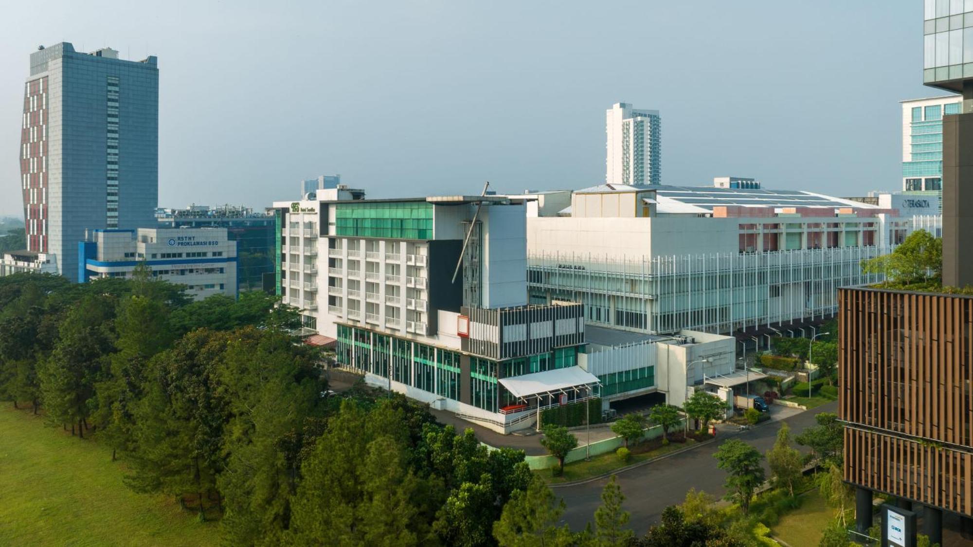 Hotel Santika Bsd City-Серпонг Екстериор снимка