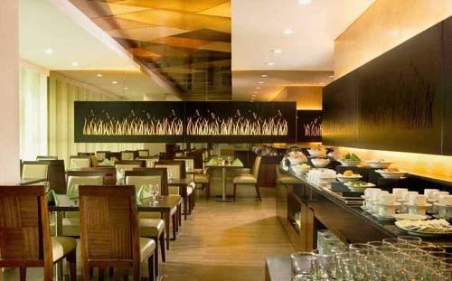 Hotel Santika Bsd City-Серпонг Екстериор снимка