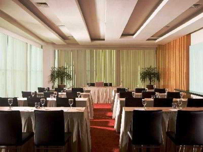 Hotel Santika Bsd City-Серпонг Екстериор снимка